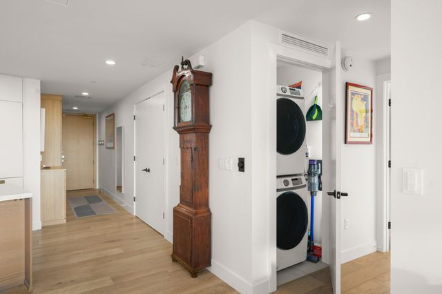 70 Rainey ST 1908, Austin, TX 78701