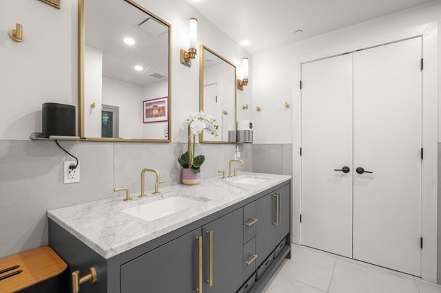 70 Rainey ST 1908, Austin, TX 78701