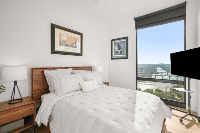 70 Rainey ST 1908, Austin, TX 78701