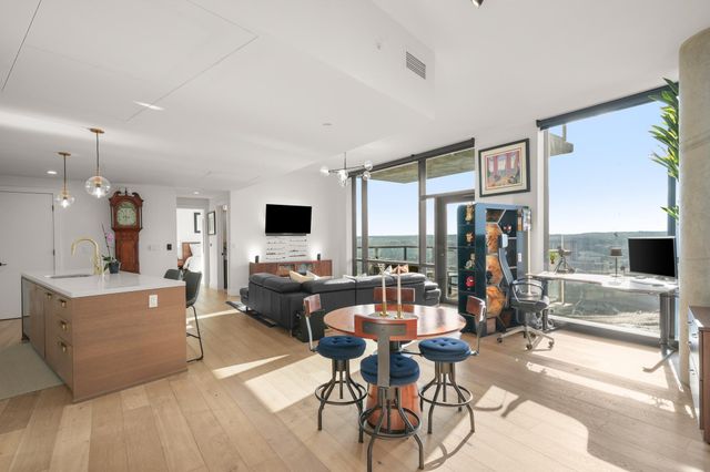 70 Rainey ST 1908, Austin, TX 78701
