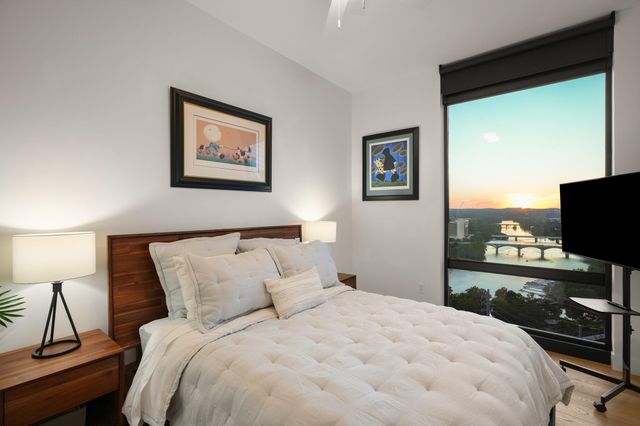 70 Rainey ST 1908, Austin, TX 78701