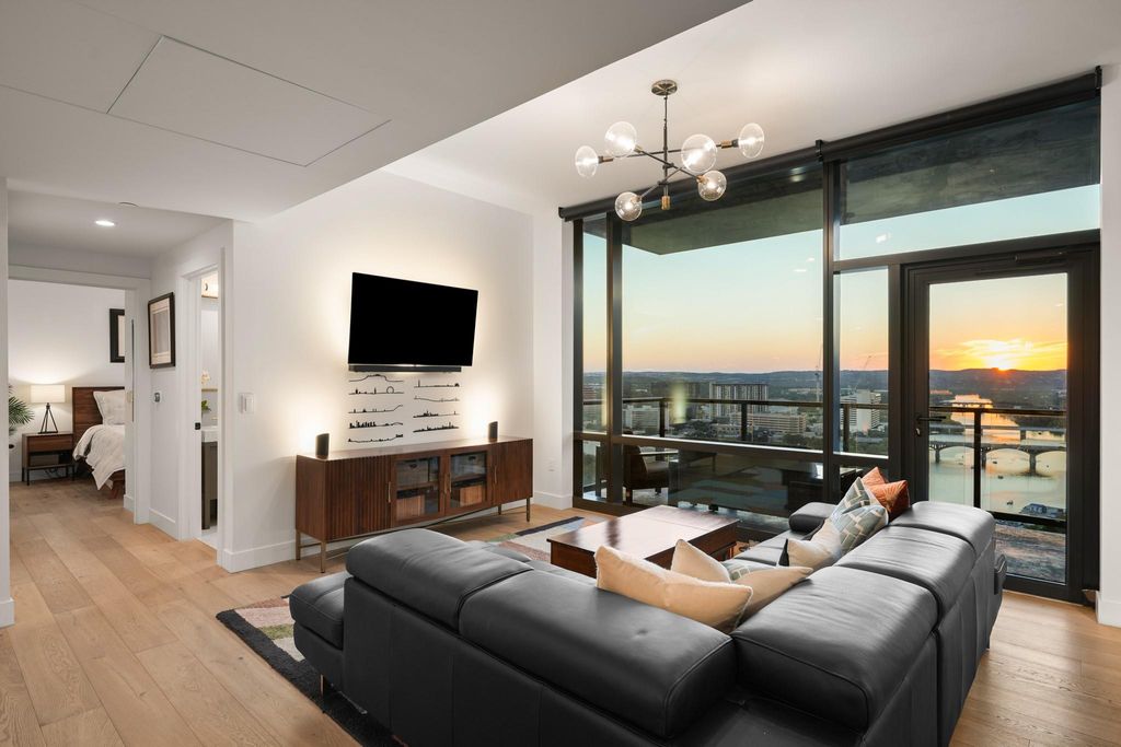 70 Rainey ST 1908, Austin, TX 78701