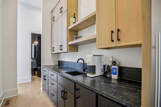 3916B Caylor Dr, Nashville, TN 37215