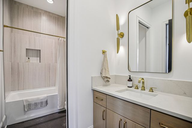 3916B Caylor Dr, Nashville, TN 37215