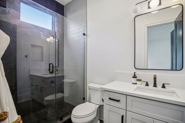 3916B Caylor Dr, Nashville, TN 37215