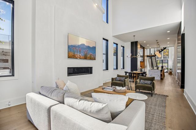 3916B Caylor Dr, Nashville, TN 37215