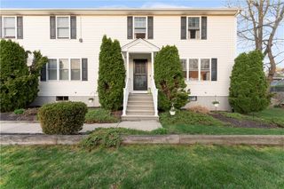 6 Legris Commons Lane 5, West Warwick, RI 02893