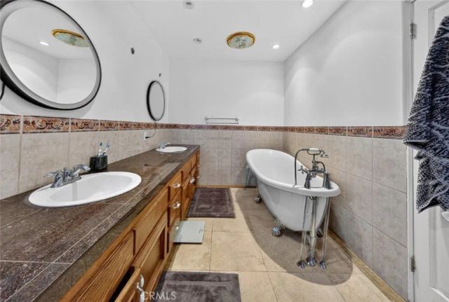 19457 Merridy Street, Northridge, CA 91324