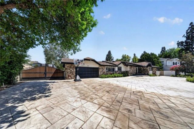 19457 Merridy Street, Northridge, CA 91324