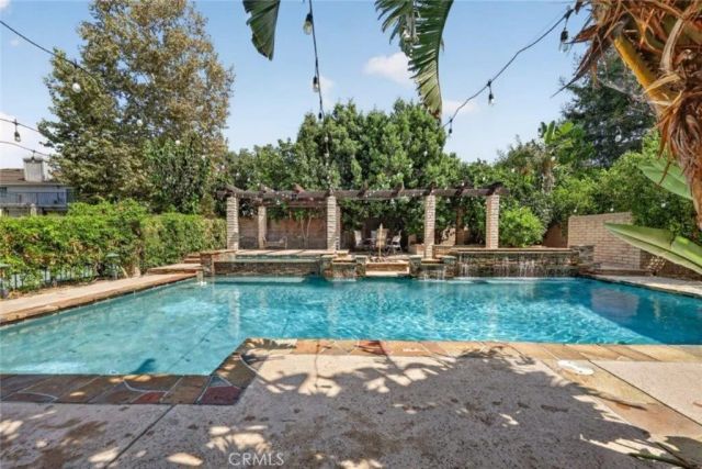 19457 Merridy Street, Northridge, CA 91324
