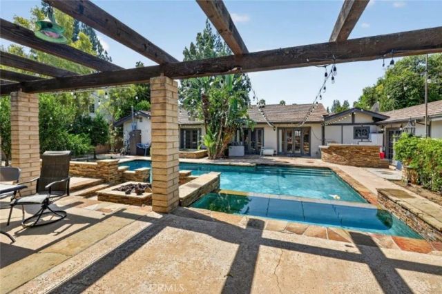 19457 Merridy Street, Northridge, CA 91324
