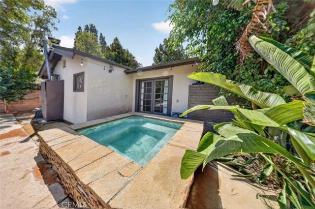 19457 Merridy Street, Northridge, CA 91324