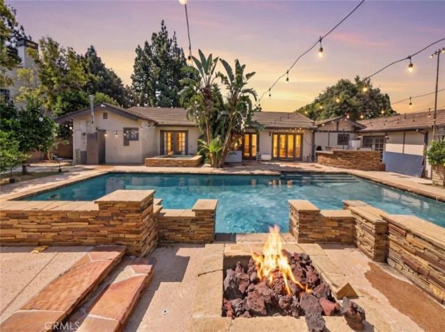 19457 Merridy Street, Northridge, CA 91324