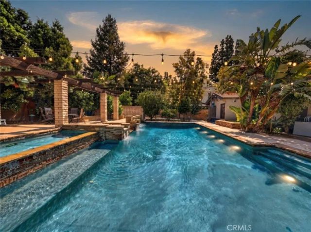 19457 Merridy Street, Northridge, CA 91324