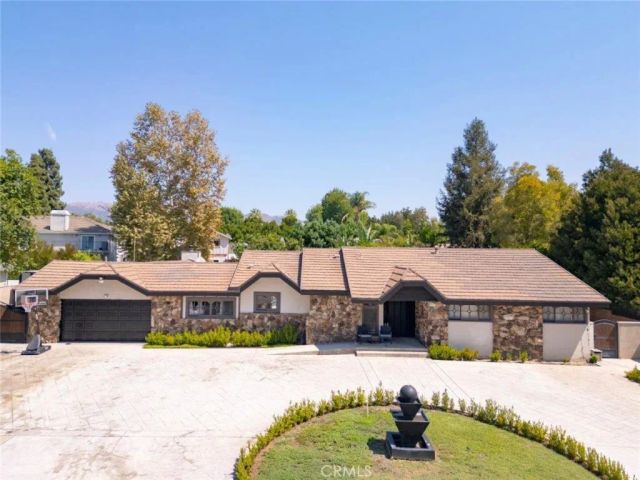 19457 Merridy Street, Northridge, CA 91324