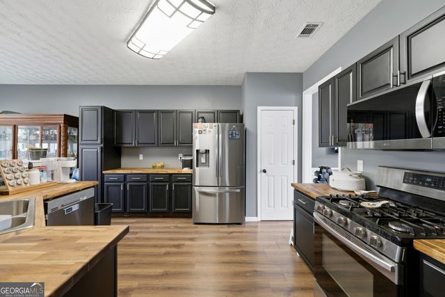 952 Island Cove Court, Buford, GA 30518