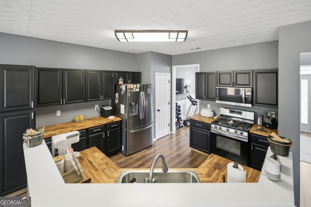 952 Island Cove Court, Buford, GA 30518