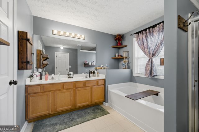 952 Island Cove Court, Buford, GA 30518