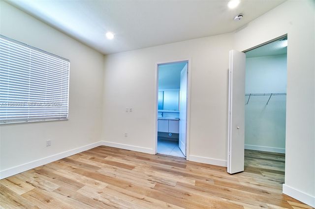 10447 NW 66th St, Doral, FL 33178