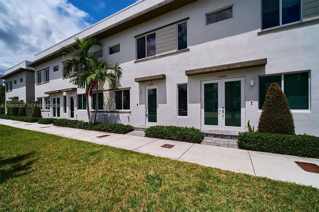 10447 NW 66th St, Doral, FL 33178