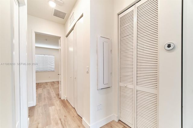 10447 NW 66th St, Doral, FL 33178