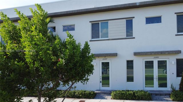 10447 NW 66th St, Doral, FL 33178