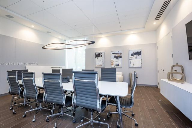 10447 NW 66th St, Doral, FL 33178