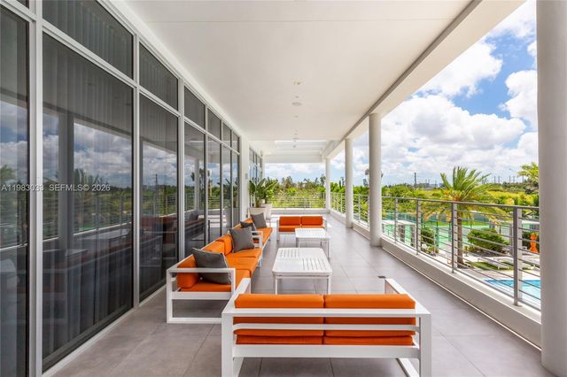 10447 NW 66th St, Doral, FL 33178