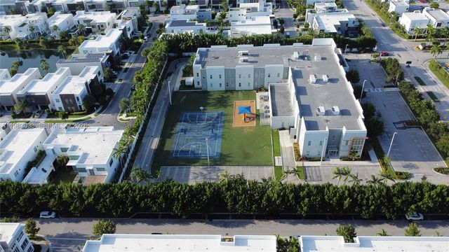 10447 NW 66th St, Doral, FL 33178