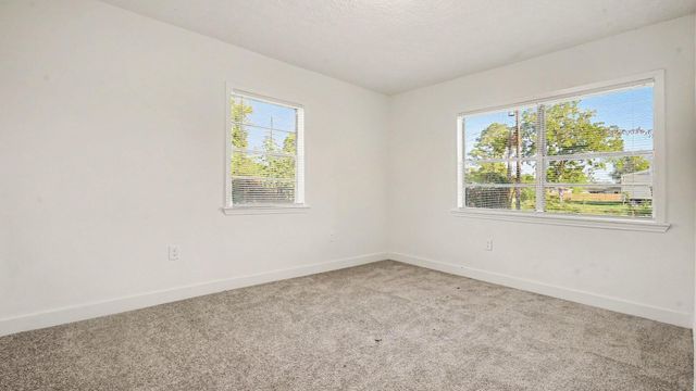 654 Ridge Drive, Crosby, TX 77532