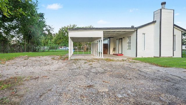 654 Ridge Drive, Crosby, TX 77532
