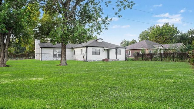654 Ridge Drive, Crosby, TX 77532