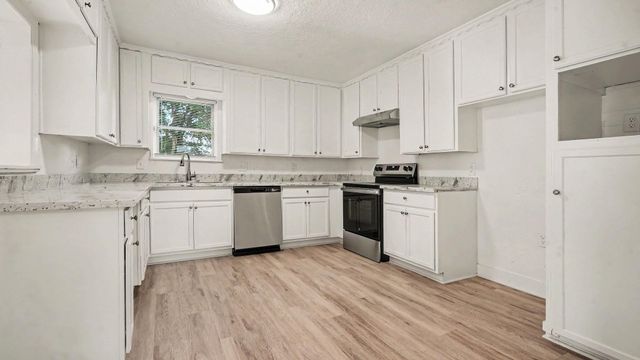 654 Ridge Drive, Crosby, TX 77532