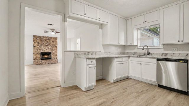 654 Ridge Drive, Crosby, TX 77532
