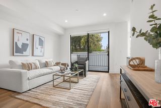 8326 Blackburn Avenue, Los Angeles, CA 90048