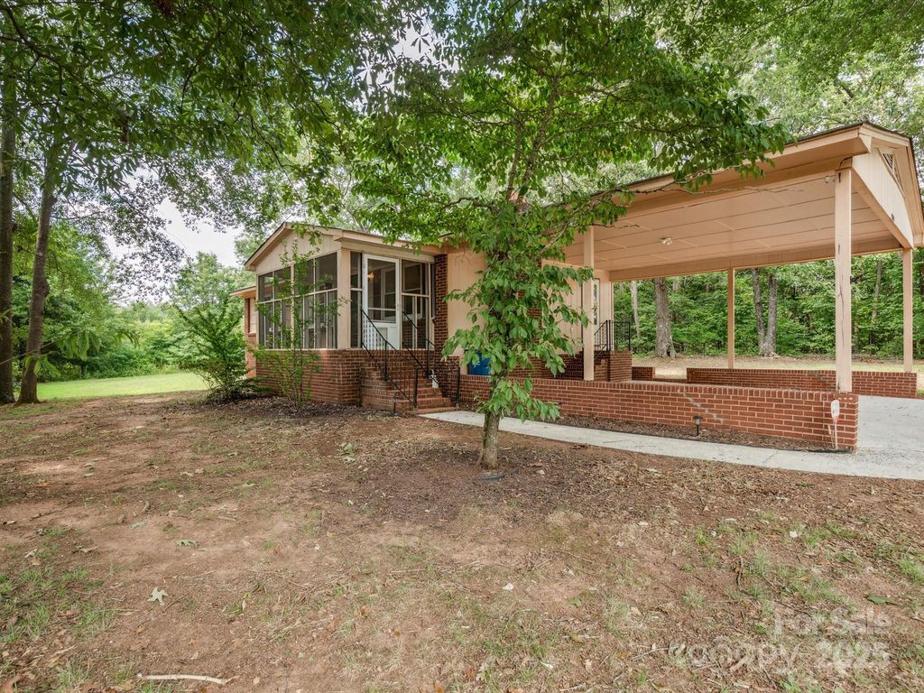 1317 Pell Drive, Lincolnton, NC 28092