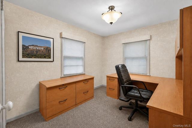 200 Canterbury Gate, Lynbrook, NY 11563