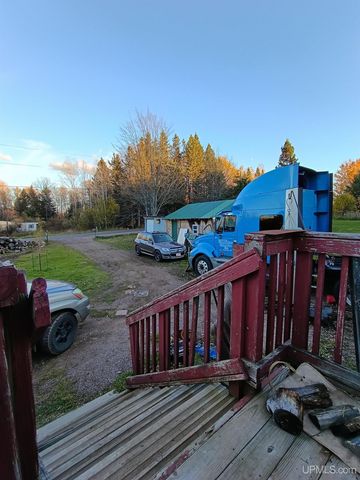 120 Town Line Road, Skandia, MI 49885