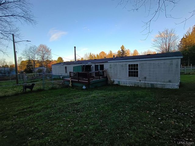 120 Town Line Road, Skandia, MI 49885