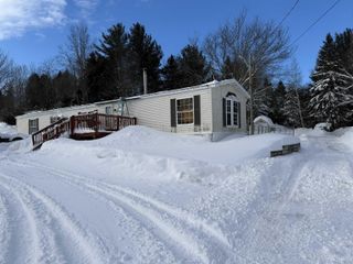 120 Town Line Road, Skandia, MI 49885