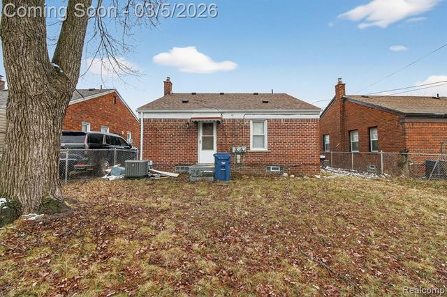 11319 Woodbine, Redford, MI 48239