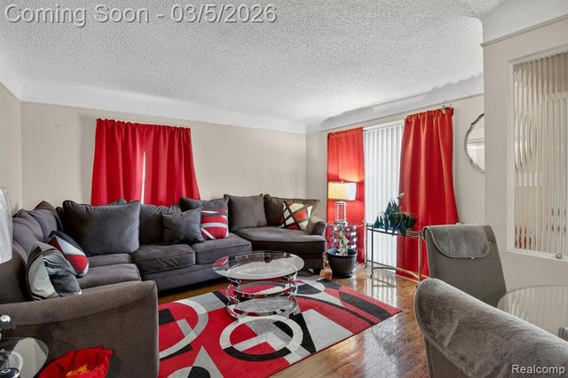 11319 Woodbine, Redford, MI 48239