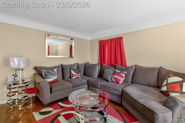 11319 Woodbine, Redford, MI 48239