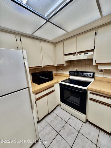 915 Sonesta Avenue NE 102, Palm Bay, FL 32905