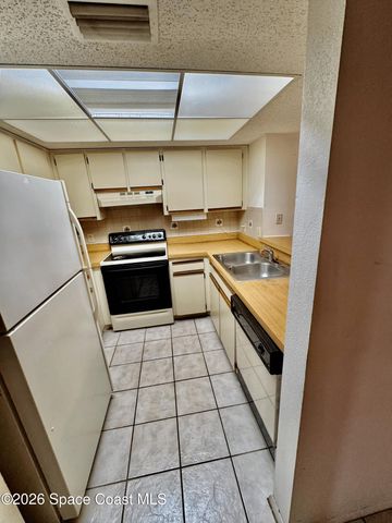 915 Sonesta Avenue NE 102, Palm Bay, FL 32905