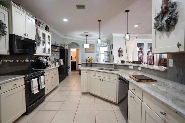 2135 NW 14th Ter, Homestead, FL 33030