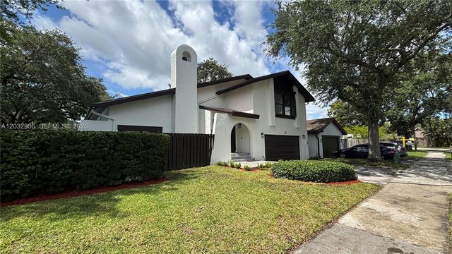 49 Forest Circle, Cooper City, FL 33026