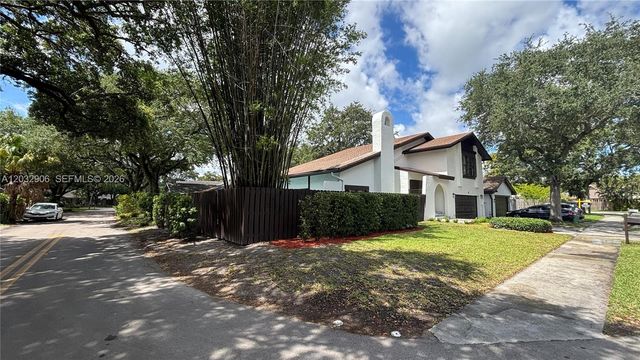 49 Forest Circle, Cooper City, FL 33026