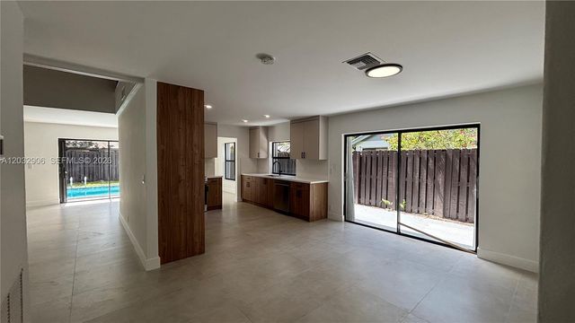 49 Forest Circle, Cooper City, FL 33026