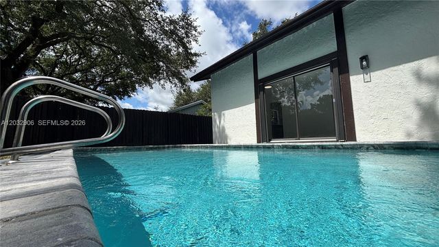 49 Forest Circle, Cooper City, FL 33026